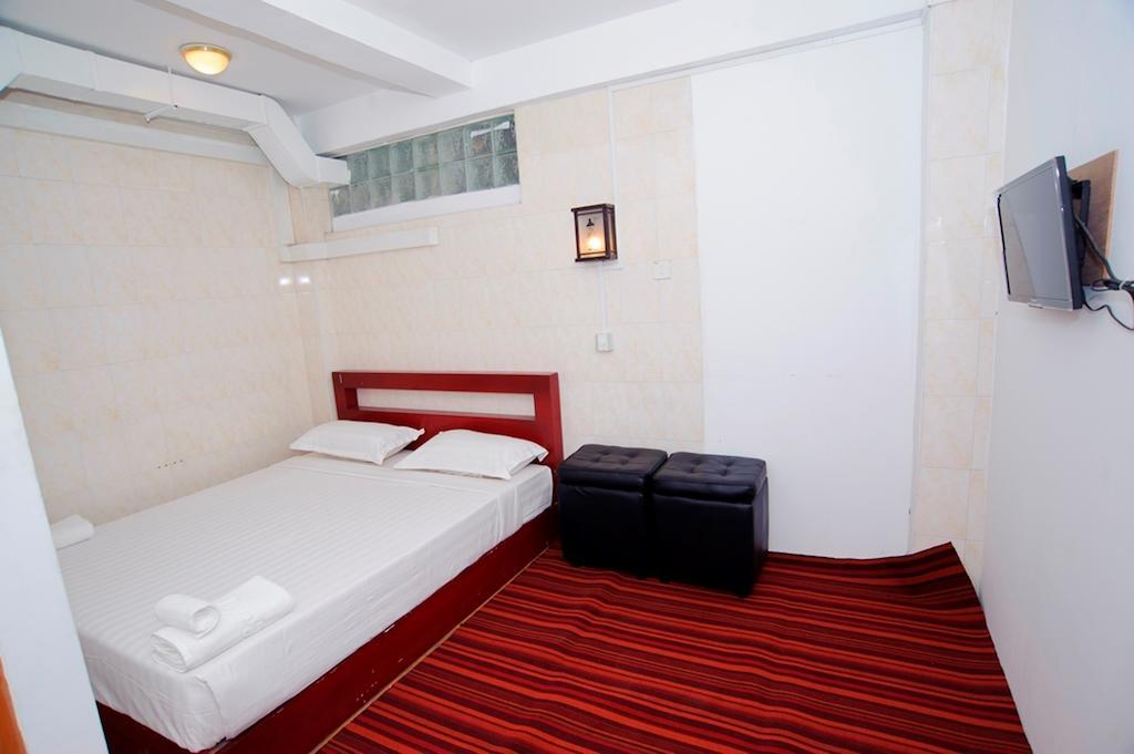 Agga Youth Hotel 仰光 外观 照片