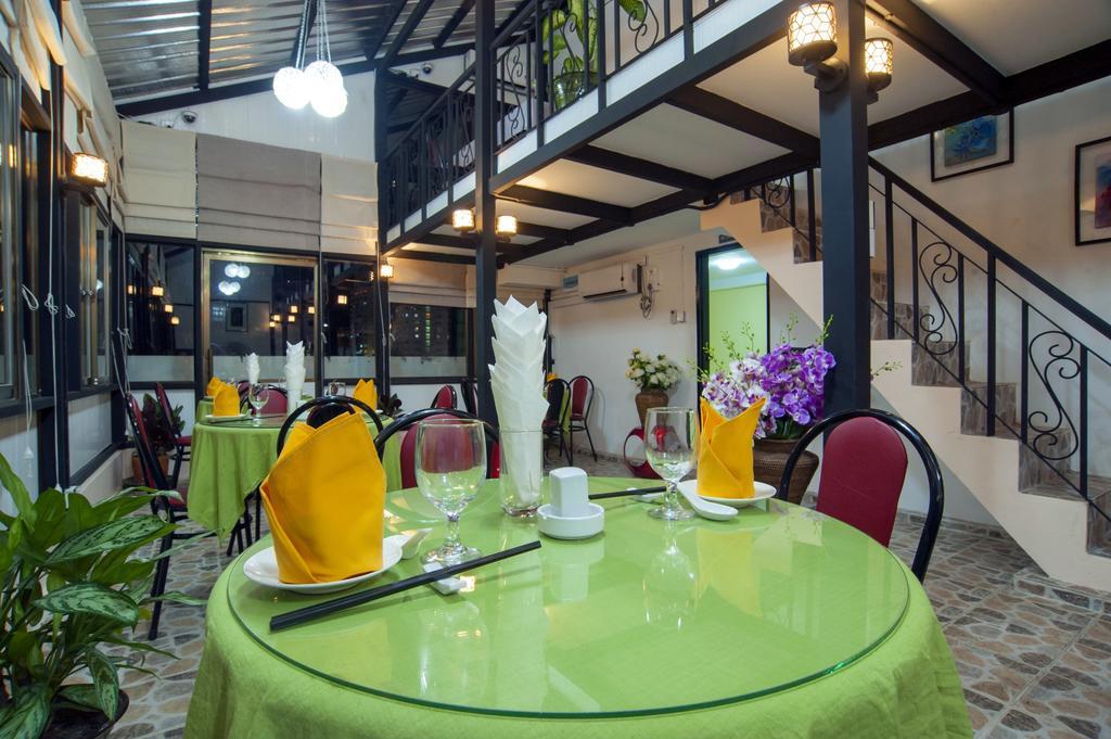 Agga Youth Hotel 仰光 外观 照片