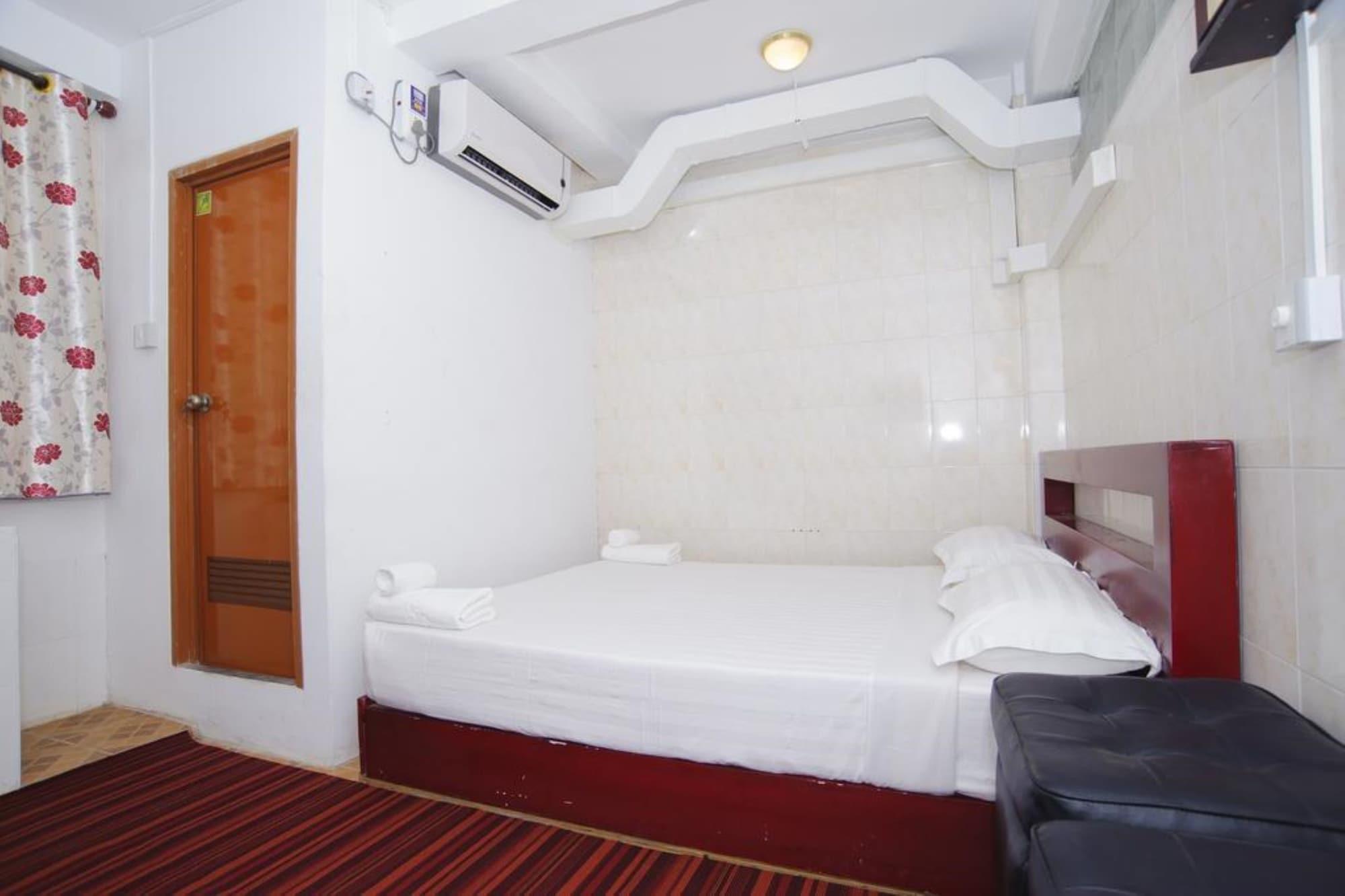 Agga Youth Hotel 仰光 外观 照片