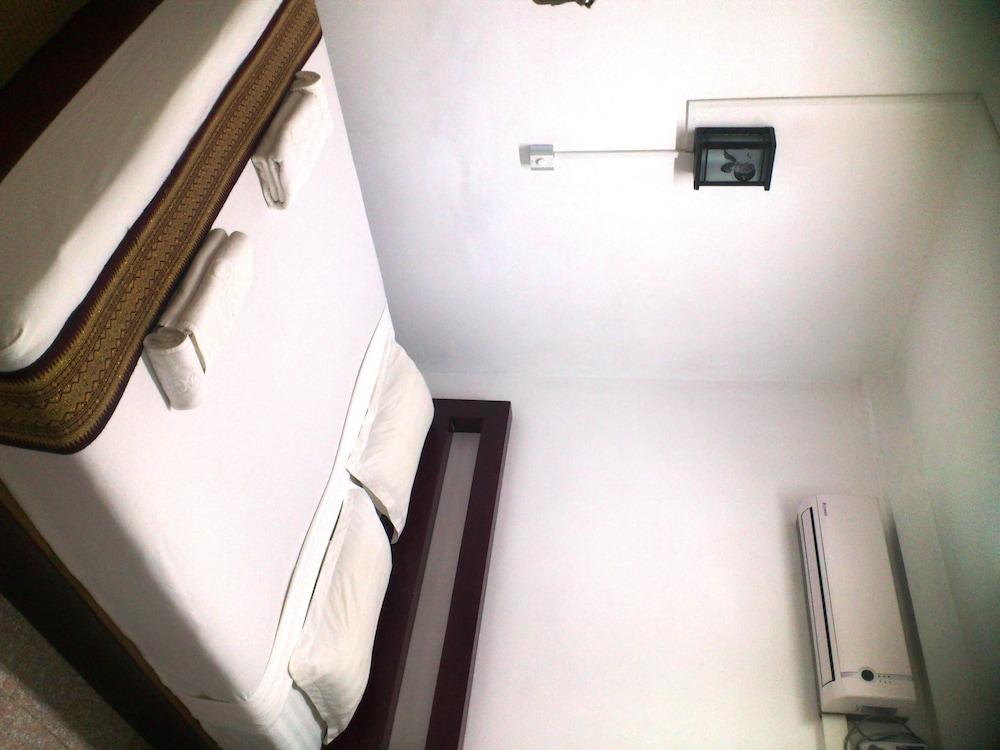 Agga Youth Hotel 仰光 外观 照片