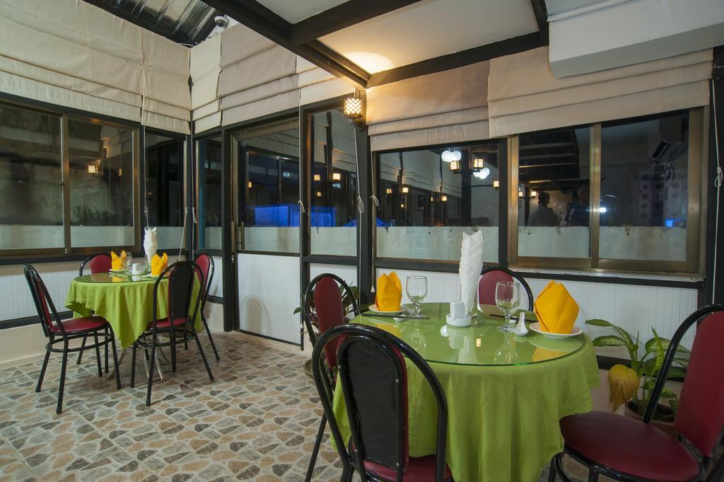 Agga Youth Hotel 仰光 外观 照片
