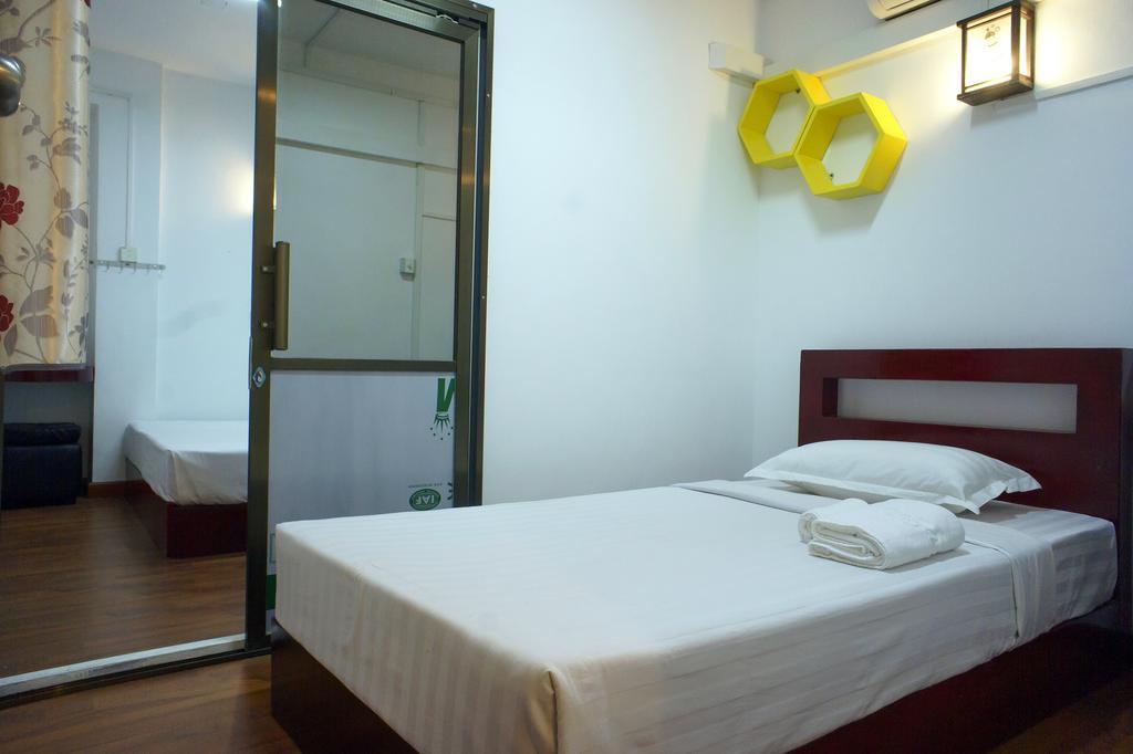 Agga Youth Hotel 仰光 外观 照片