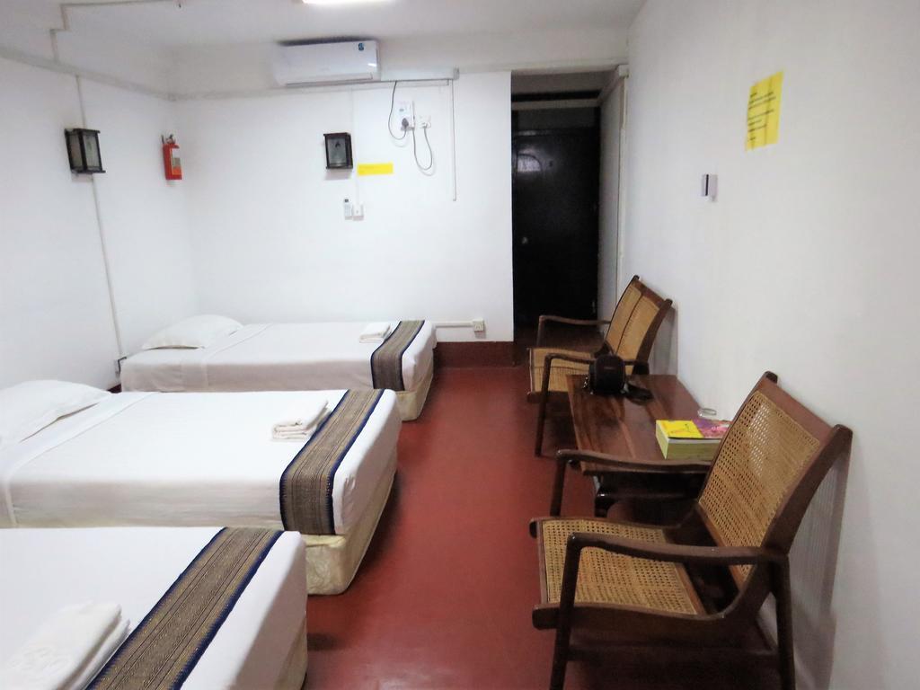 Agga Youth Hotel 仰光 外观 照片