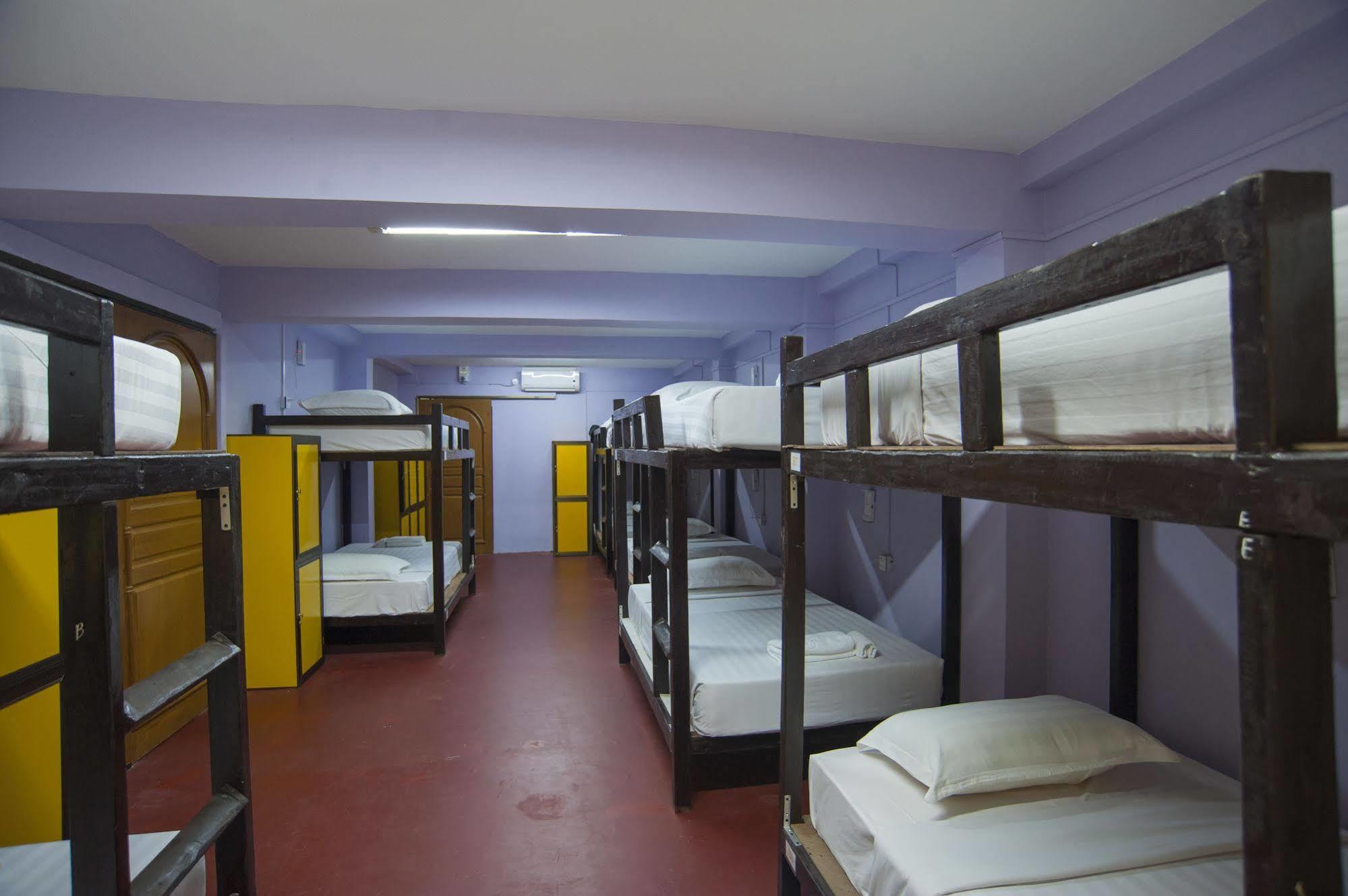 Agga Youth Hotel 仰光 外观 照片